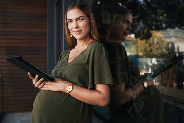 How to Curate a Practical Yet Stylish Maternity Wardrobe in the UK?